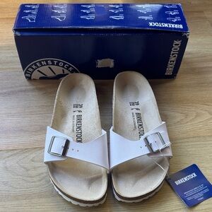 Birkenstock NEW size 39 ladies narrow Classic White Buckle Sandals Madrid